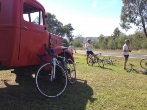 Wolfing down muffins, bananas at short break on roadside.  Albury-Khancoban.